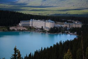 Поездка на озеро Lake Louise